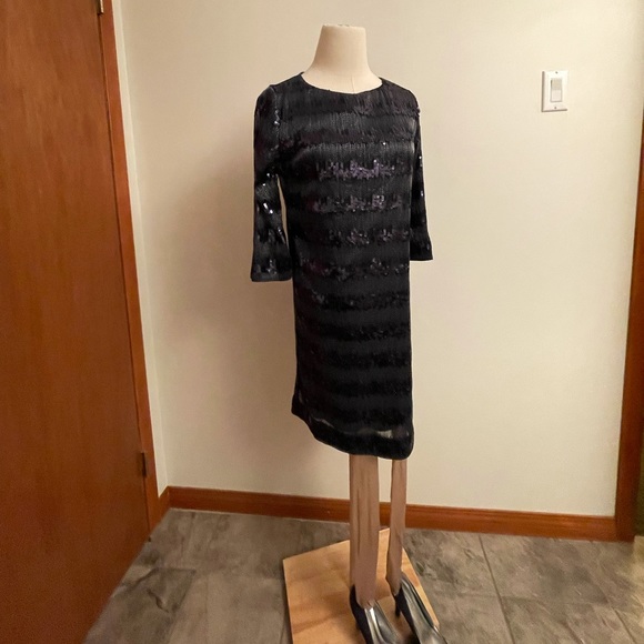 ✨Blue Sequin and Silver Thread Shimmering Dress✨ - Picture 4 of 12